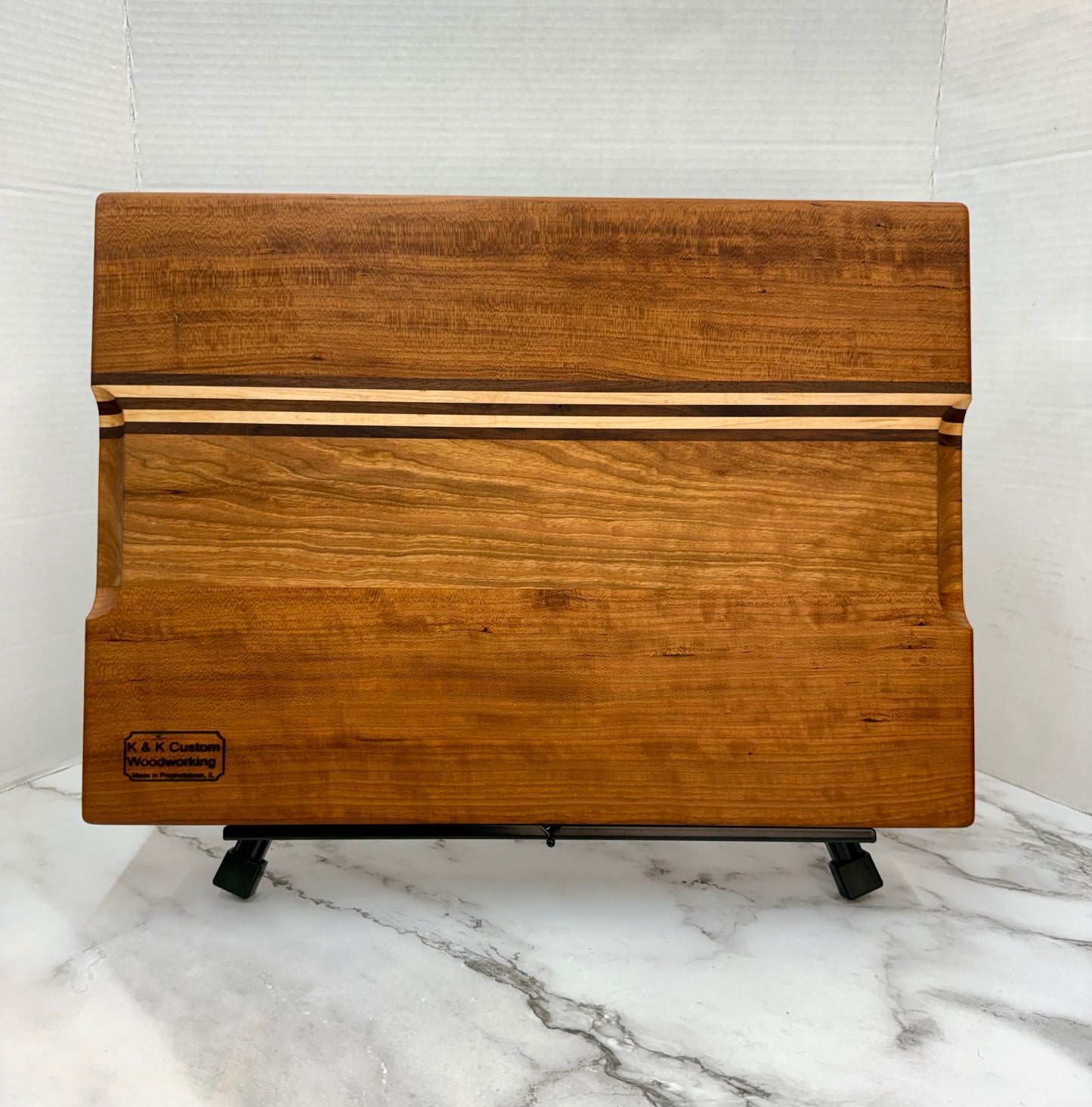 Large Turner 2.0 Cutting Board Without Juice Groove